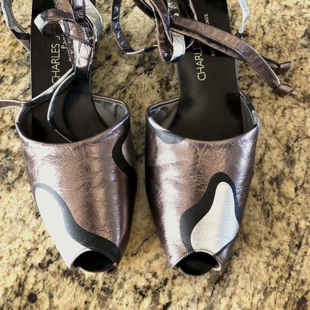 GUC Metallic Leather Sandals
